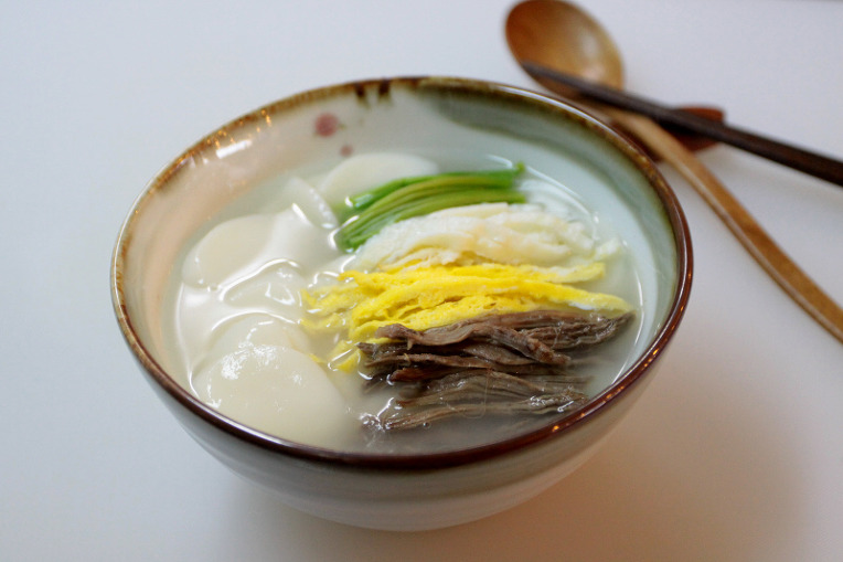떡국 맛있게 끓이는 법...