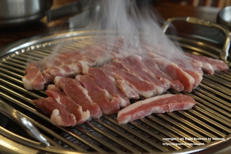 외식하기 좋은 곳~ 고기도 먹고 냉면도 먹고~