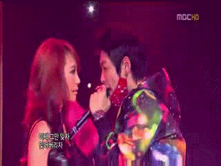 남녀 아이돌이 합동무대해서 인터넷 폭발 시킨 날.gif | 인스티즈
