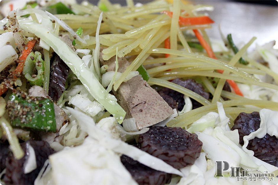 신림맛집-신림동의 명물인 순대타운 백순대와 순대곱창볶음의 맛.추억의 맛으로 기억하면 좋을듯-