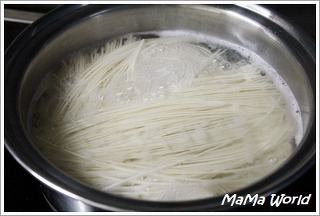 말랭이국수 이미지
