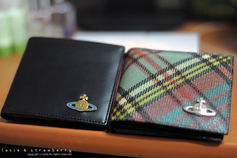 VIVIENNE WESTWOOD (비비안웨스트우드) Nappa Carf nero/rosso 단지갑