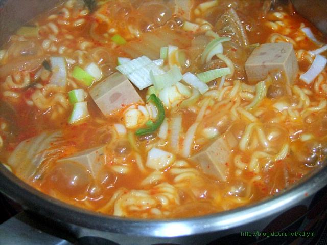 자취생에게 강력 추천! 참치 김치찌개 라면!