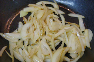 양파 싫어하는 아이들도 맛있게 먹는 바게트 새우 샌드위치