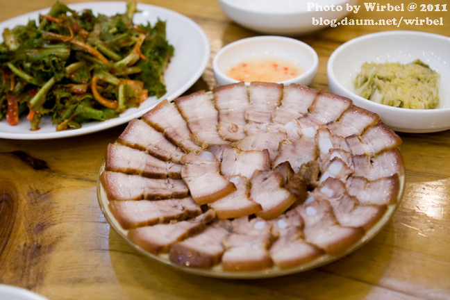 매콤한 비빔국수와 편육이 맛있는 그곳! 분당에서 이곳을 모르면 간첩!