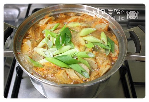 간단하게 끓이는...김치어묵 떡국.