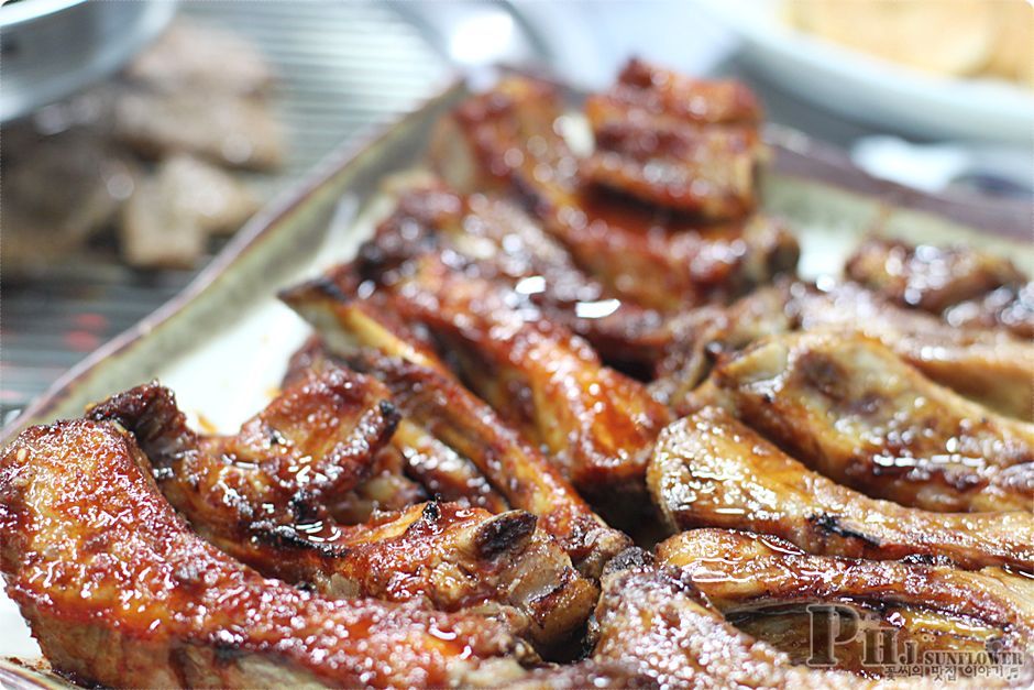 신당맛집/중구맛집-연탄불에 구워 더욱더 맛있는 등갈비의 맛집을 가보니..-연탄창고