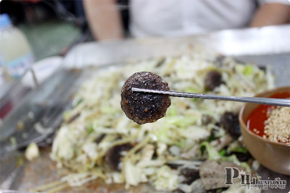 신림맛집-신림동의 명물인 순대타운 백순대와 순대곱창볶음의 맛.추억의 맛으로 기억하면 좋을듯-