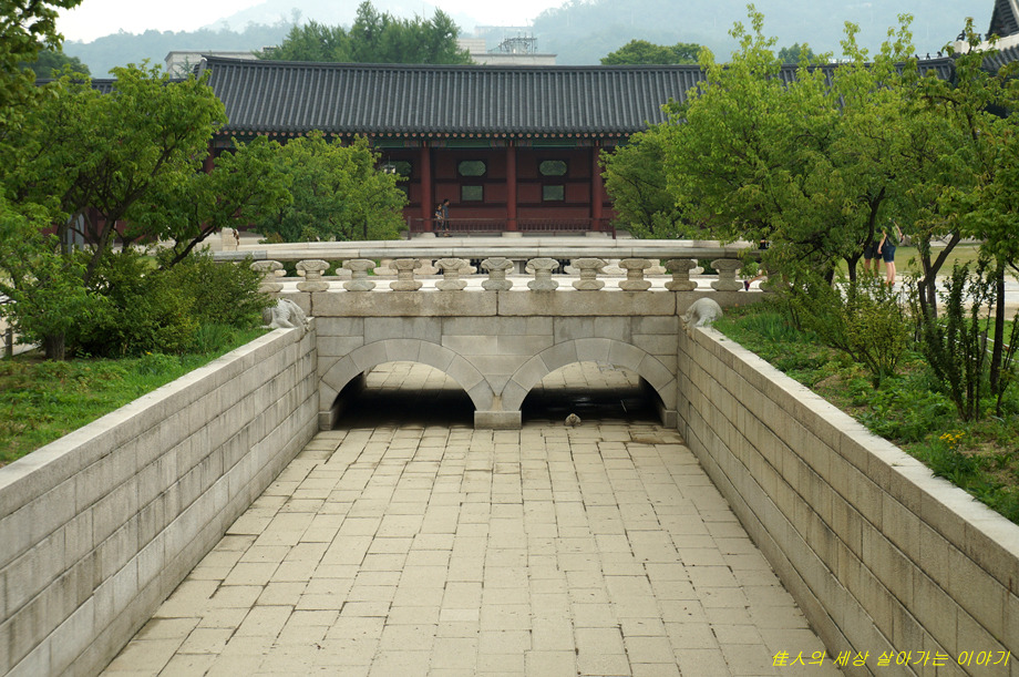 재미있는 경복궁의 석수(石獸) 천록(天鹿)