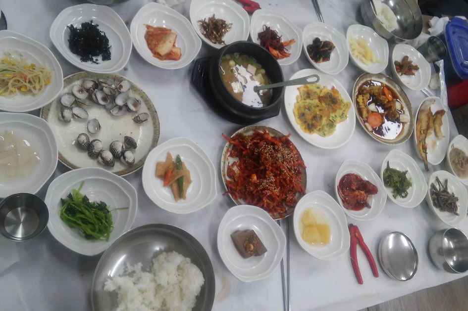 먹자판 이미지