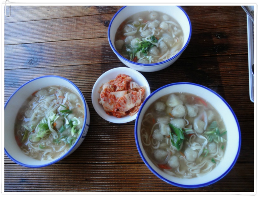 [강릉맛집 경포맛집 경포호근처맛집] 마약 옹심이칼국수 - 우리 민찬이 첫 여행길에 들른 [카페 고등어] 