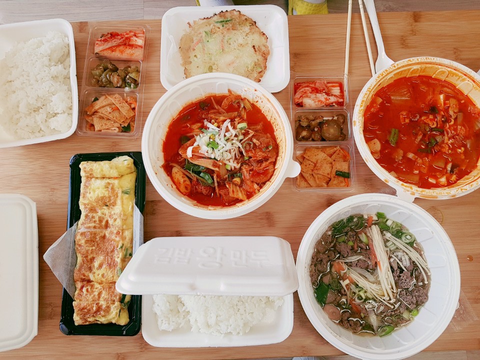 사장님이 맛난거 먹으라고 시켜주신 오늘 점심~~